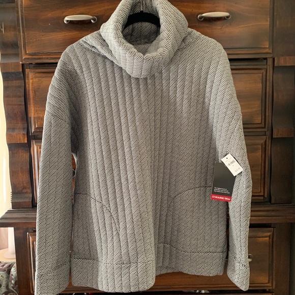 GAP Sweaters - Gap quilted sweater